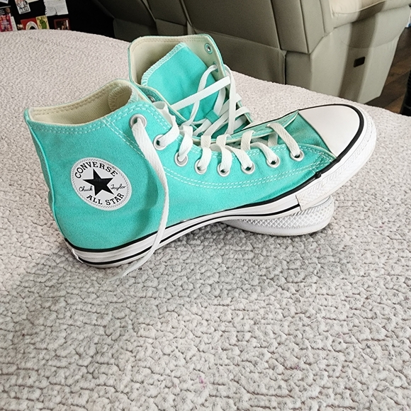 Converse Chuck Taylor's Teal Colored Shoes - Picture 4 of 15
